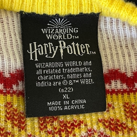 Wizarding World Harry Potter Unisex Size XL Red Yellow Button Down Cardigan - Picture 8 of 8